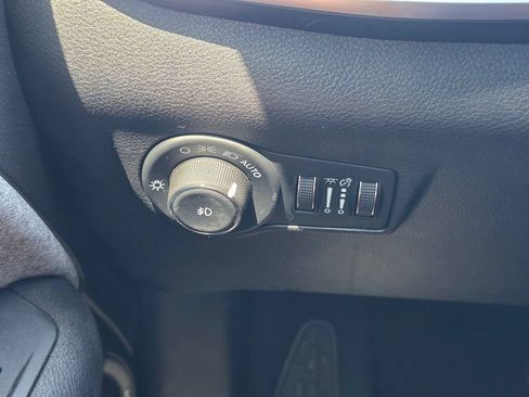 Used 2025 Jeep Compass Latitude AWD/4WD image 34