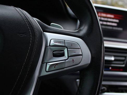 Used 2016 BMW 750i xDrive image 27