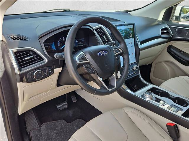 Used 2022 Ford Edge Titanium w/ Equipment Group 301A AWD/4WD image 10