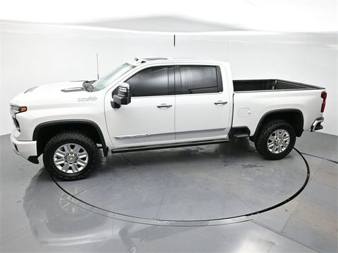 Used 2024 Chevrolet Silverado 2500 High Country w/ High Country Premium Package image 37