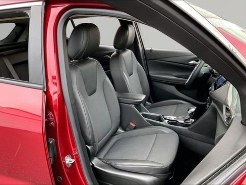 Used 2023 Buick Encore GX Select image 19