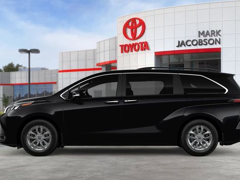 New 2026 Toyota Sienna XLE image 26