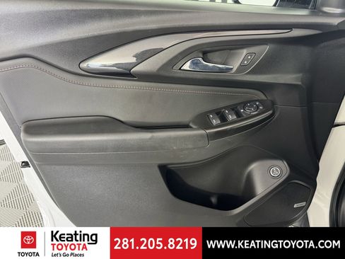 Used 2021 Chevrolet TrailBlazer RS w/ Sun and Liftgate Package image 11