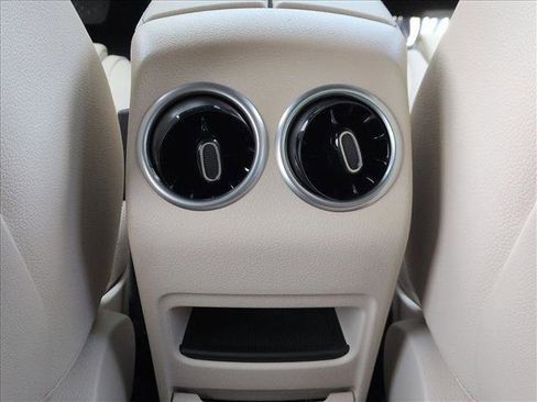 Used 2025 Mercedes-Benz GLA 250 image 17