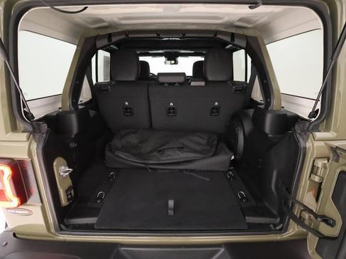 Used 2025 Jeep Wrangler Unlimited Sahara image 20