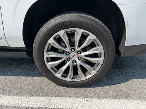 Used 2021 GMC Yukon XL Denali w/ Denali Premium Package AWD/4WD image 9