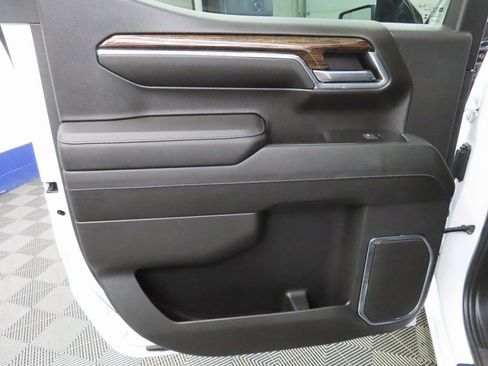 Used 2024 GMC Sierra 1500 SLE w/ X31 Off-Road Package image 55