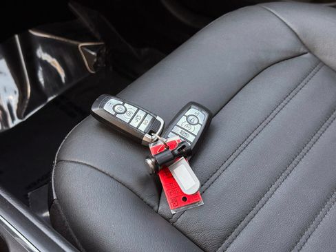 Used 2018 Ford Fusion SE w/ Equipment Group 602A FWD image 36