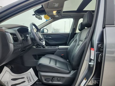 Used 2023 Nissan Rogue SV w/ SV Premium Package image 19