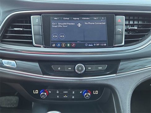 Used 2021 Buick Enclave Essence image 23