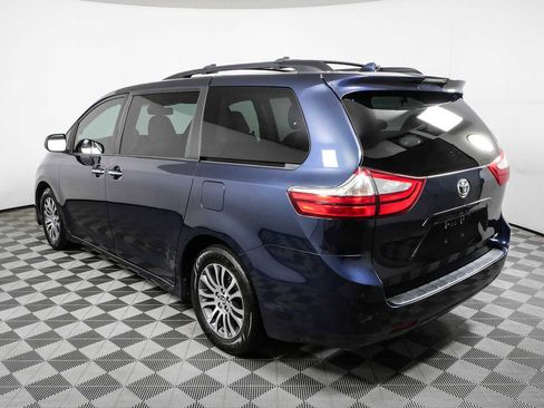 Used 2018 Toyota Sienna XLE w/ XLE Navigation Package FWD image 29