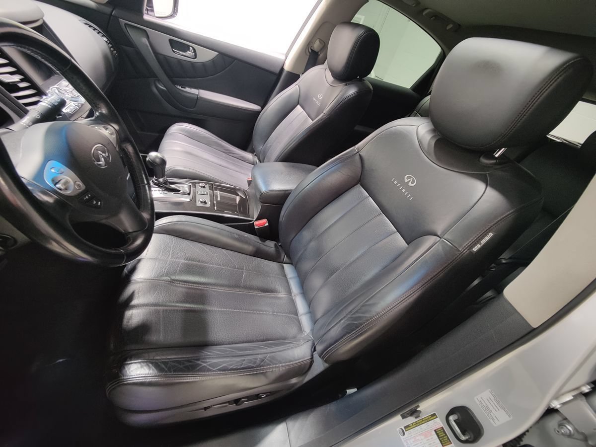Used 2013 INFINITI FX37 AWD w/ Premium Pkg image 25