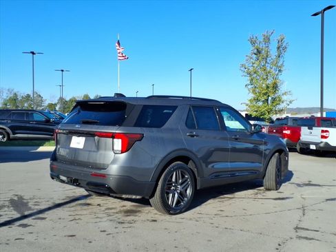 New 2026 Ford Explorer ST-Line w/ ST-Line Street Pack RWD image 3