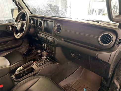 Used 2018 Jeep Wrangler Unlimited Sahara w/ Uconnect 4C Nav & Sound Group image 12