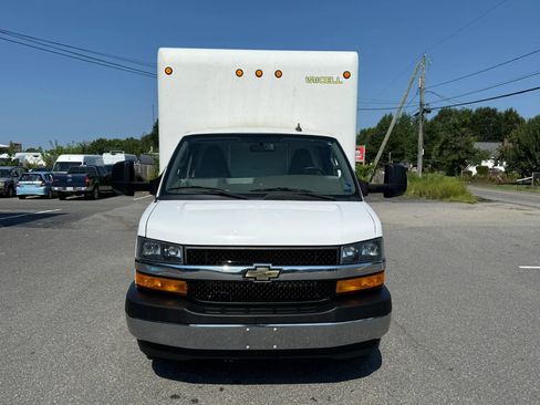 Used 2022 Chevrolet Express 3500 w/ Power Convenience Package RWD image 2