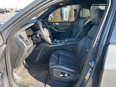 Used 2022 BMW X7 M50i image 19