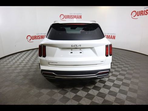 Used 2023 Kia Sorento EX image 11