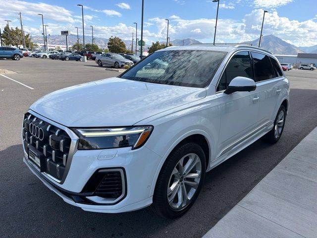 Used 2025 Audi Q7 3.0T Premium Plus AWD/4WD image 3