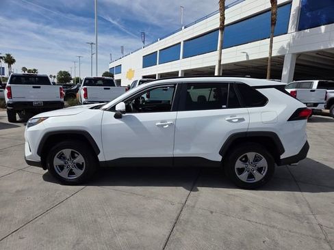 Used 2022 Toyota RAV4 XLE FWD image 3