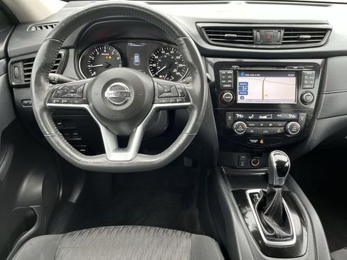 Used 2017 Nissan Rogue SV w/ SV Premium Package AWD/4WD image 12