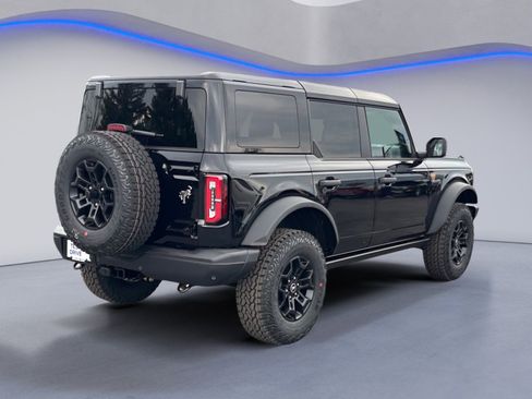 New 2026 Ford Bronco Badlands image 3