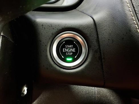 Used 2024 GMC Yukon XL SLT RWD image 15