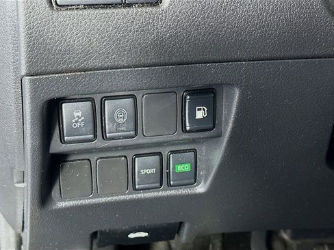 Used 2020 Nissan Rogue S FWD image 10