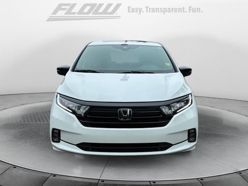 Used 2024 Honda Odyssey Sport image 3