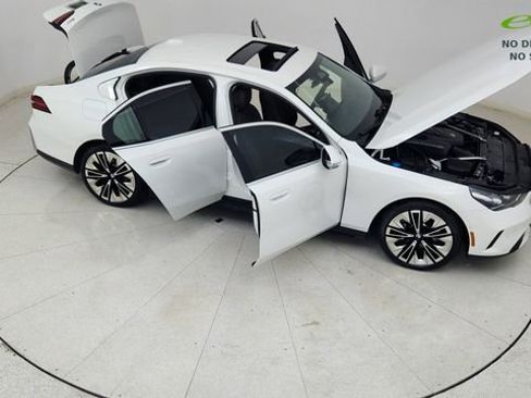 Used 2025 BMW 530i RWD image 85