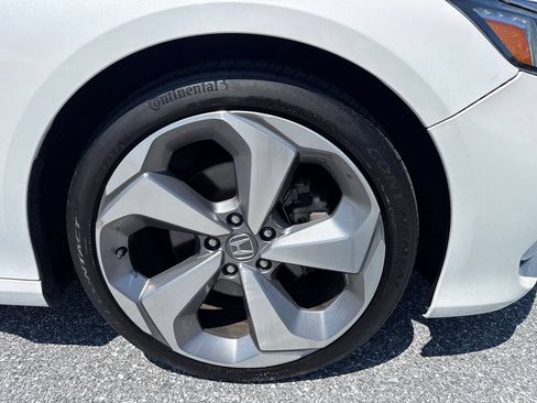 Used 2018 Honda Accord Touring image 31