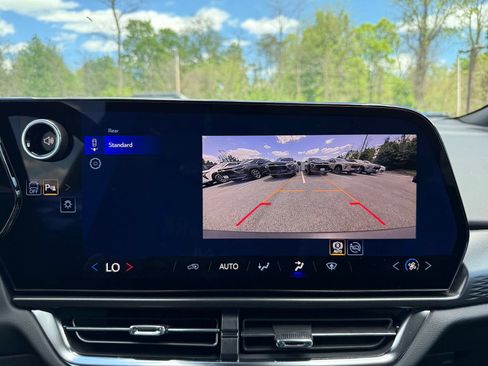 New 2026 Chevrolet Equinox EV LT FWD image 72