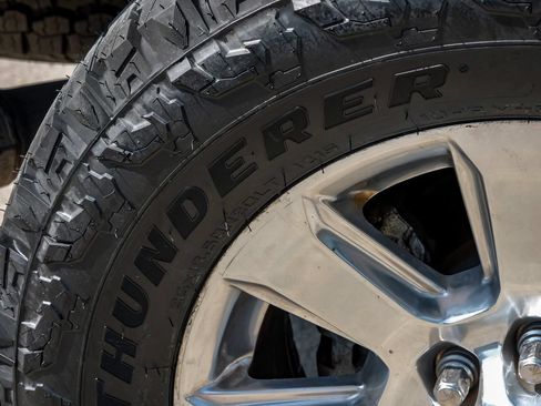 Used 2017 Ford F250 Platinum w/ Platinum Ultimate Package AWD/4WD image 59