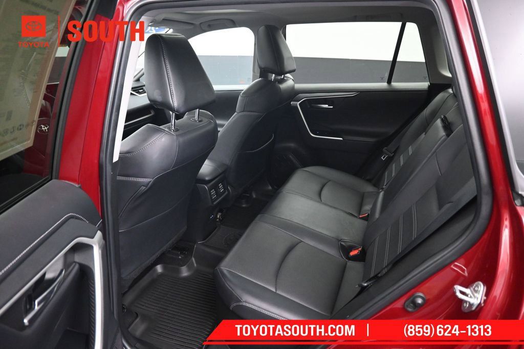 Used 2022 Toyota RAV4 Limited AWD/4WD image 10