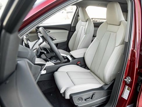 New 2025 Audi Q5 Premium Plus image 12