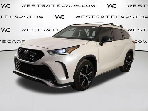 Used 2021 Toyota Highlander XSE AWD/4WD image 1