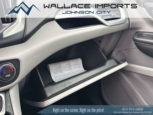 Used 2022 GMC Terrain SLT image 21