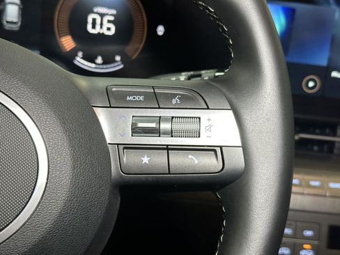 Used 2025 Hyundai Kona SEL image 26