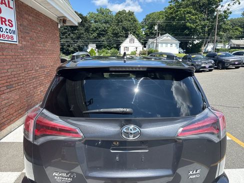 Used 2016 Toyota RAV4 XLE AWD/4WD image 9