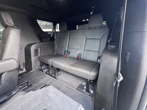 Used 2023 Chevrolet Suburban High Country AWD/4WD image 30