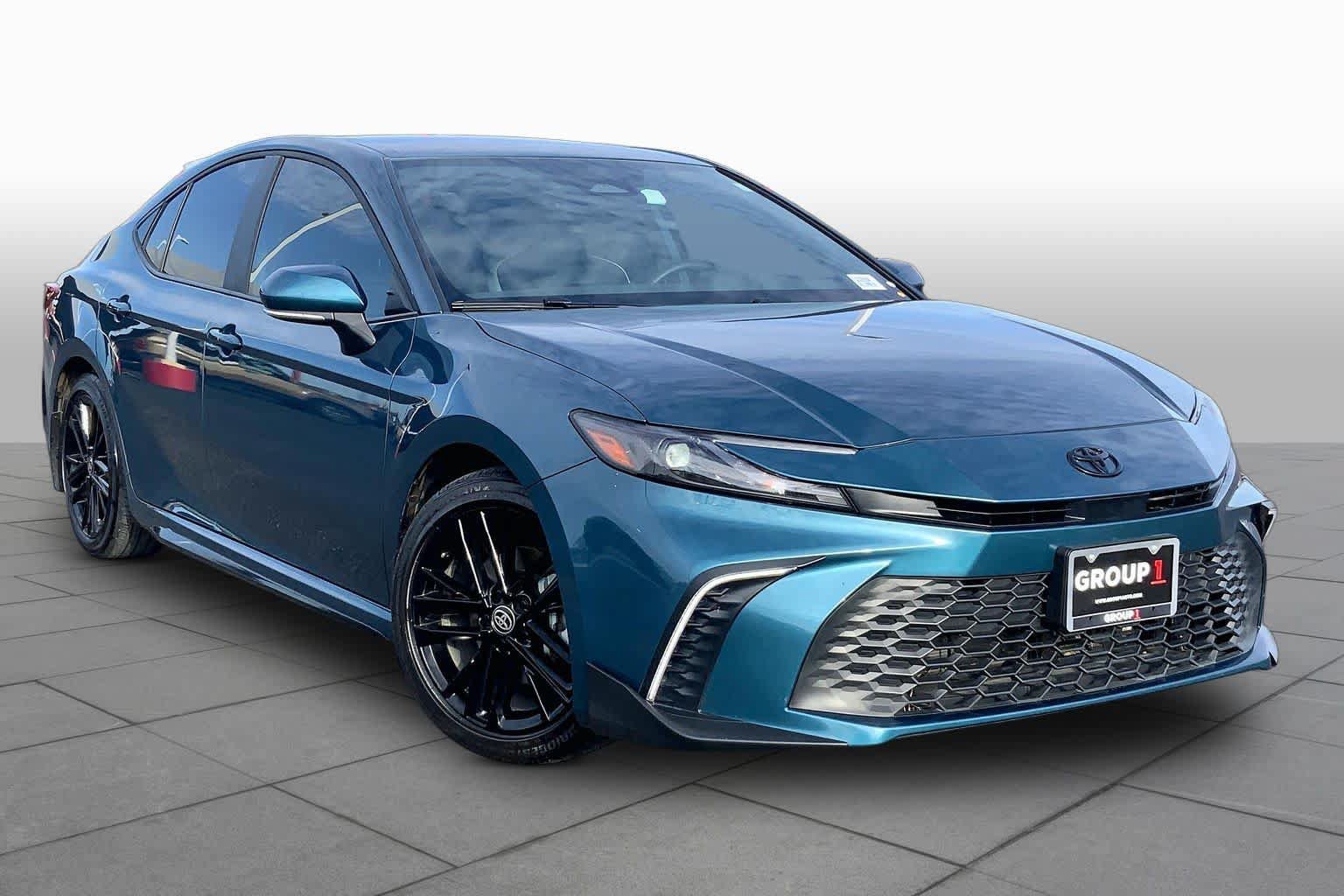 Used 2026 Toyota Camry SE w/ Convenience Package FWD image 3