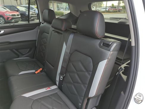 New 2026 Volkswagen Atlas Peak Edition image 31