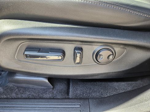 Used 2025 Honda CR-V EX-L image 9