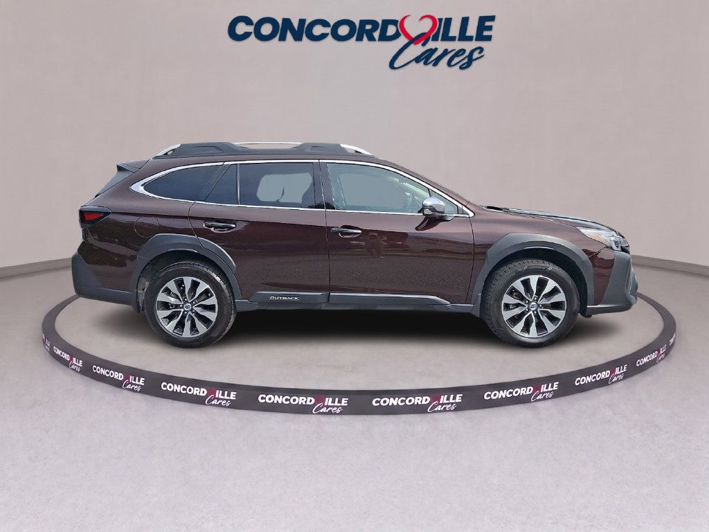Used 2025 Subaru Outback Touring AWD/4WD image 8