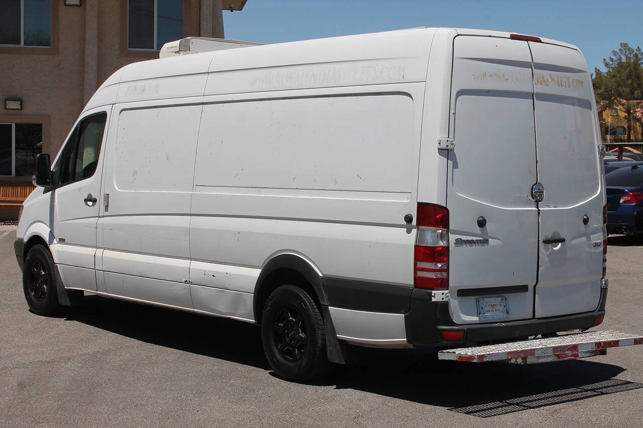 Used 2008 Freightliner Sprinter 2500 RWD image 6