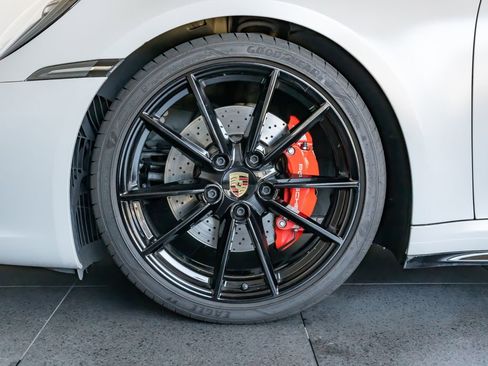 Certified 2022 Porsche 911 Carrera 4S image 11
