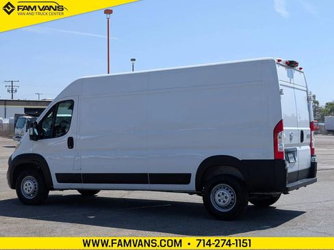 Used 2024 RAM ProMaster 2500 w/ Safety Group FWD image 5