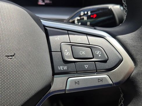 Used 2026 Volkswagen Tiguan SE w/ Panoramic Sunroof Package FWD image 25