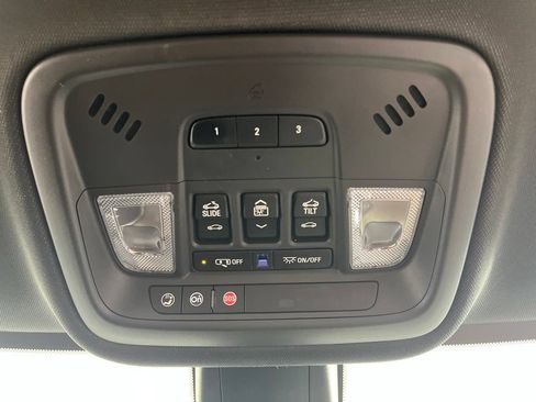 Certified 2022 Chevrolet Traverse Premier AWD/4WD image 32