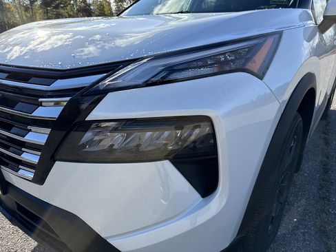 New 2026 Nissan Rogue SV image 14