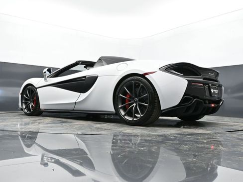 Used 2019 McLaren 570S Spider image 51